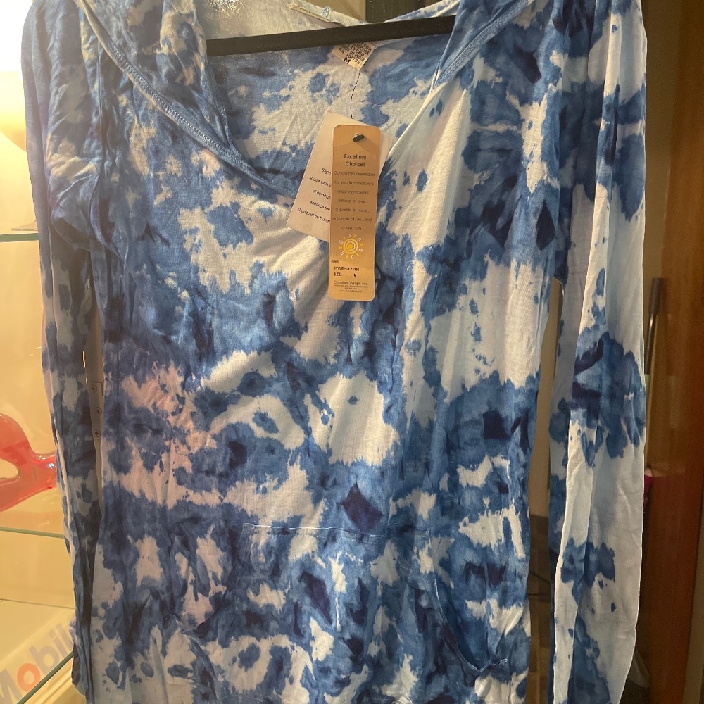 Hooded shirt